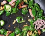 万願寺唐辛子とアンチョビベーコンのパスタ作り方7写真