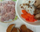 鶏肉とさつま揚げのじぶに煮作り方1写真