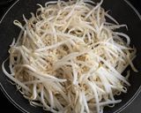 卵ともやしで、お好み焼き風♪作り方1写真