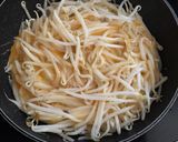 卵ともやしで、お好み焼き風♪作り方2写真
