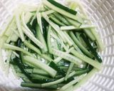【簡単】つまみに！きゅうりと生ハムユッケ作り方1写真