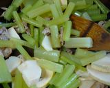 フキとタケノコと豚肉の炒め物作り方9写真