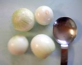 塩トマトで♪チビ玉ねぎのスープ✿作り方1写真