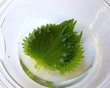 ❁夏のひとときに～赤じそ大葉の餡包み❁作り方1写真