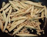 鶏ミンチで♪ワカメと牛蒡の中華炒め作り方2写真
