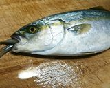 簡単！オカンのツバスのガリバタ焼き！作り方1写真