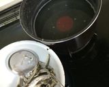 ニラとフワフワ卵のみそ汁作り方1写真