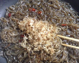 ピリ辛！オカカと糸こんにゃくの和風炒め作り方2写真