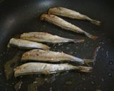 冷凍シシャモのオリーブオイルソテー作り方5写真