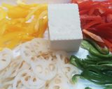 簡単！新蓮根とパプリカの豆腐炒め作り方1写真