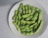 ビールが進む♪枝豆のアンチョビ炒め作り方1写真