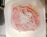 鶏ムネ肉のおろし玉葱ソテープレート作り方2写真