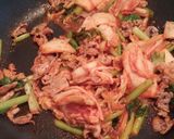 ランチにパパっと♥豚キムチの焼きうどん作り方2写真