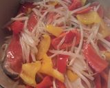 野菜の甘みで優しい塩味♪鮭のパフリカ蒸し作り方2写真