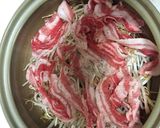 豚ニラもやしの土鍋蒸し ポン酢を添えて作り方2写真