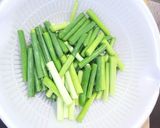 イカとニンニクの芽ケチャップミルク炒め作り方2写真