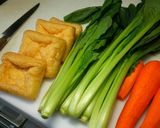 小松菜と人参、うす揚げの具沢山お味噌汁❗作り方1写真