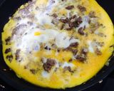 簡単 牛肉と玉ねぎのピザ風オムレツ作り方5写真
