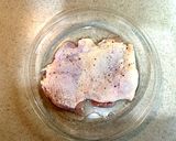 レンジで簡単！蒸し鶏のレモンねぎ醤油かけ作り方1写真
