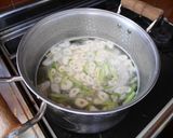 セロリと発芽ニンニクのスープ作り方3写真