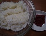 熱中症対策に…梅肉・ゆかり「おむすび」作り方1写真