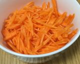 丸鶏がらスープで作るにんじんの簡単サラダ作り方1写真