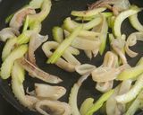 イカとセロリのコーンバター醤油炒め作り方5写真
