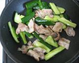 胡瓜と豚バラ肉の柚子胡椒炒め作り方5写真