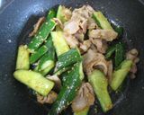 胡瓜と豚バラ肉の柚子胡椒炒め作り方7写真