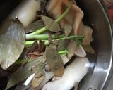 生豚足と生豚耳の仕込み 普通鍋編作り方2写真