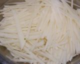 じゃがいもと空芯菜のホットサラダ作り方1写真