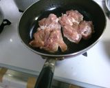 鶏もも肉で簡単ステーキ！　オニオンソース作り方3写真