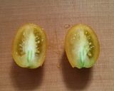 ミニトマトを半分に切るョ〜(o˘◡˘o)作り方5写真