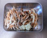 きのこのペペロンチーノ風炒め作り方1写真