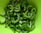 苦くない☆釜揚げしらすとゴーヤの梅肉あえ作り方1写真