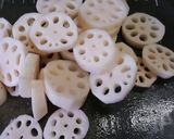サッコが作る☆レンコンピリ辛作り方1写真