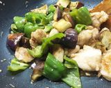 ヘルシーに！鶏肉となすとピーマンの炒め物作り方8写真
