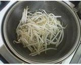 豚バラ肉ともやしとキャベツのササッと鍋作り方1写真