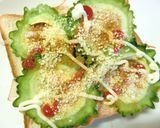 うす塩ゴーヤのおかかバジルカレートースト作り方4写真