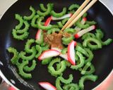 ゴーヤとかまぼこの醤油麹炒め♫作り方3写真