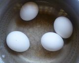 麺つゆで簡単♡半熟煮玉子♪作り方1写真