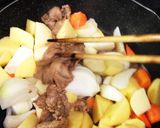 得意料理は豚肉じゃが★調味料3つで簡単！作り方4写真
