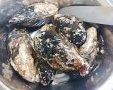 簡単!オカンのムール貝のワイン蒸し!作り方1写真
