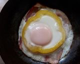 小さいフライパンでベーコンエッグ作り方4写真
