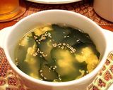 焼肉屋さんの味★わかめと卵のスープ作り方3写真