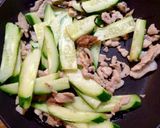 きゅうりと豚肉の塩昆布炒め 梅肉和え♪作り方6写真