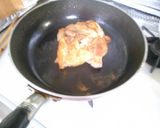 簡単　鶏もも肉のステーキ　にんにく生姜で作り方4写真