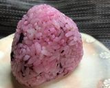 色鮮やかなおにぎり♡梅酢と赤シソで作り方5写真