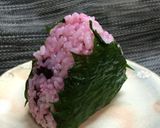 色鮮やかなおにぎり♡梅酢と赤シソで作り方7写真