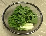鮭と水菜の柚子胡椒ペペロンチーノ作り方1写真